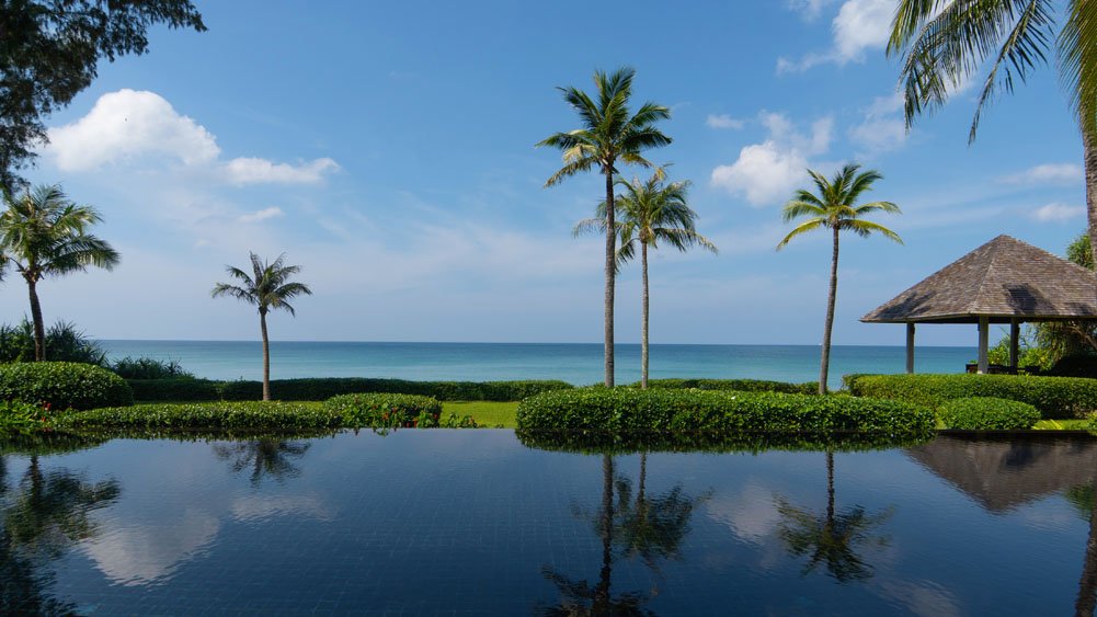 Baan Taley Rom - Pool overlooking the Andaman Sea